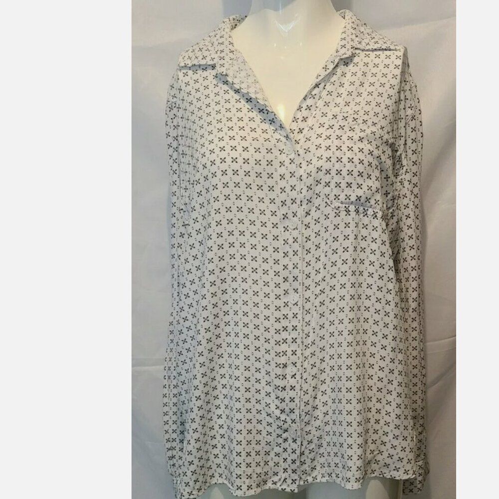 Velvet Heart Size M White with Blue Print‎ Rayon Button Long Sleeve High Low